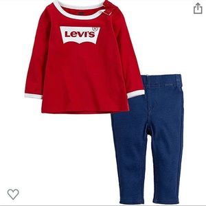 NWT- KIDS- LEVI’S SIZE (6M) UNISEX SHIRT AND PANTS SET